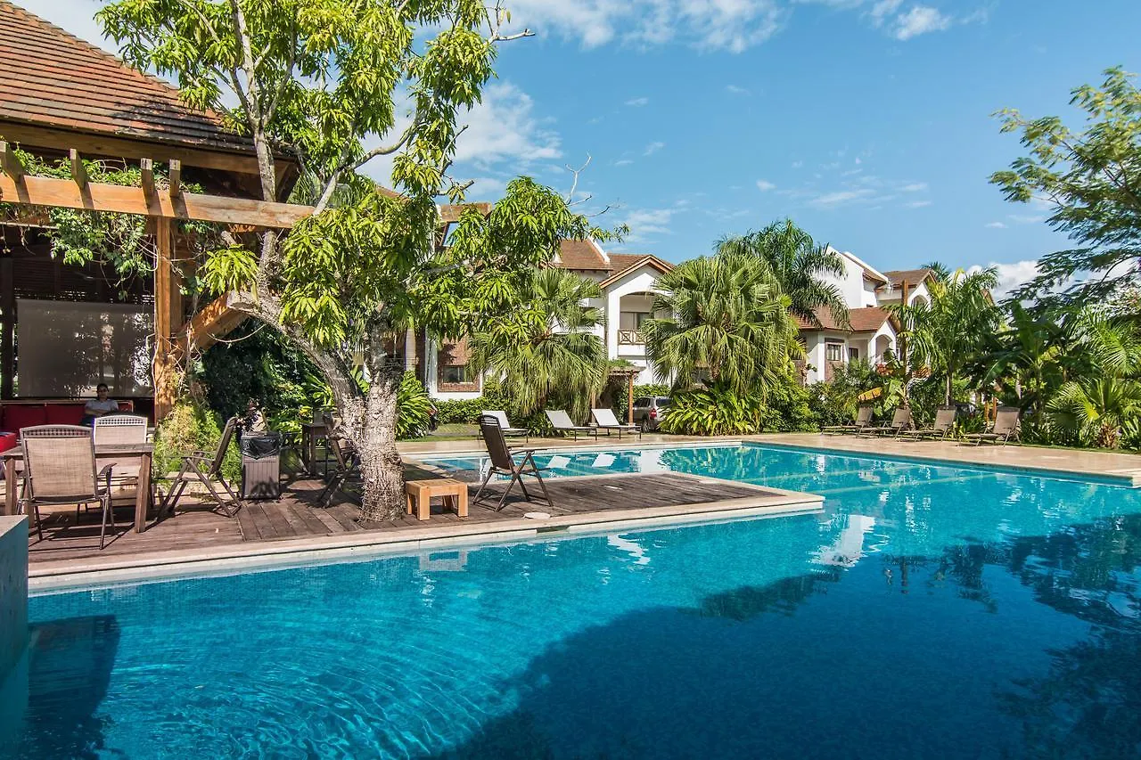 Monserrat Residences ラス・テレナス アパート